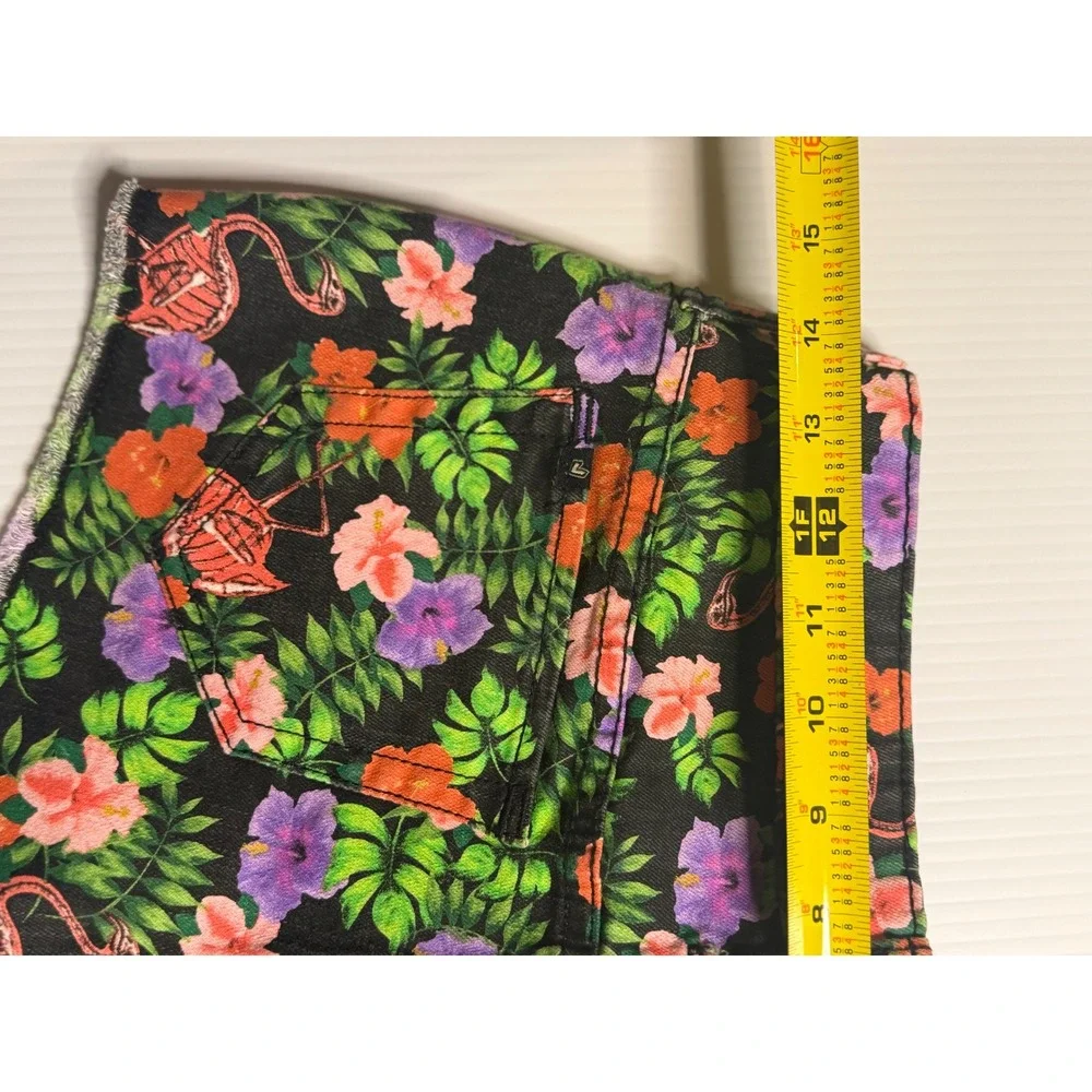 Lovesick Denim Shorts Black Floral Flamingo Tropical Cut Off Raw Hem 1 Women‎